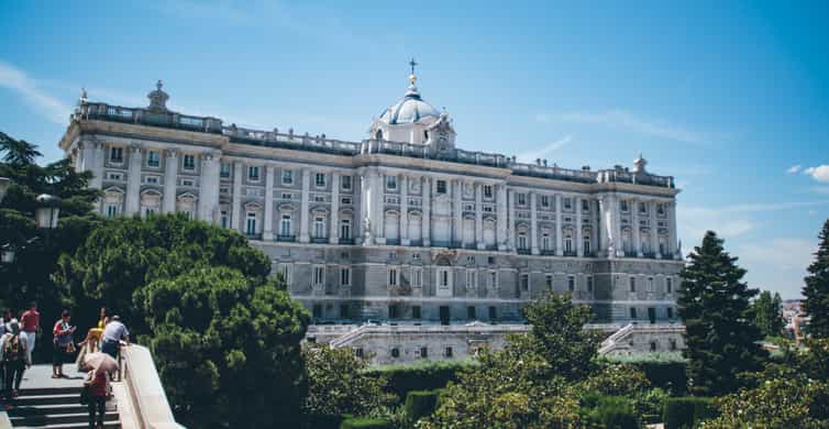 Madrid: Royal Palace Skip-the-line Guided Tour photo 18