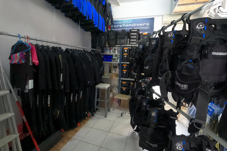 Heraklion: Lección de buceo para principiantes con instructor PADIInmersión para principiantes en la bahía de Agia pelagia - Sin traslado