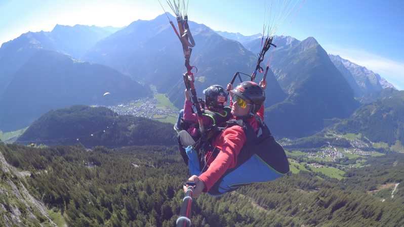 Mayrhofen: Höhenflug über den Bergen von Mayrhofen