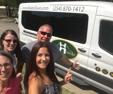 Waco: Fixer Upper and City Theme Bus Tour