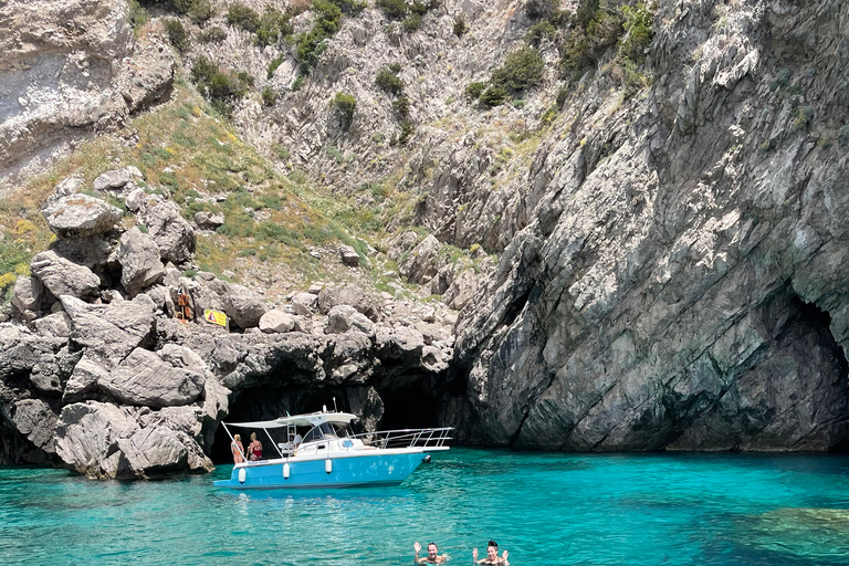 Amalfi Coast: Scenic Boat Private Tour with AperitifAmalfi Coast: Scenic Private Boat Tour with Aperitif