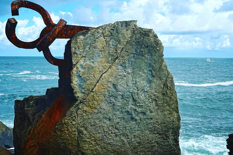 San Sebastián: Excursión Panorámica en Catamarán por la Bahía y la Costa