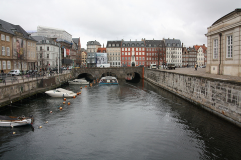 Copenaghen: Tour guidato della città per un giorno interoCopenaghen: tour guidato a piedi dei punti salienti della città