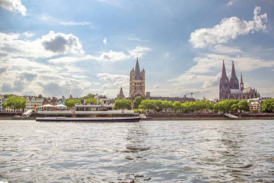 Köln: Flusskreuzfahrt mit "Kölscher" Musikunterhaltung. Foto: GetYourGuide Köln: Flusskreuzfahrt mit "Kölscher" Musikunterhaltung. Foto: GetYourGuide