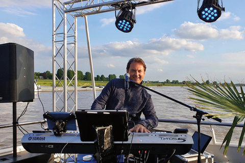 Cologne: River Cruise with "Kölsch" Music Entertainment
