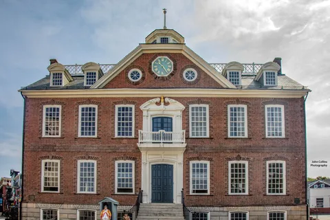 Colonial History Walking Tour with Museum Entry