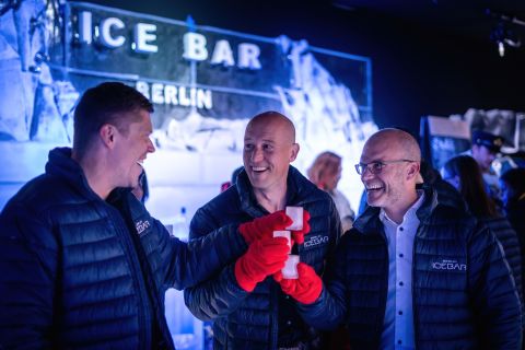 Berlin: Icebar Entrance with Complimentary Drinks
