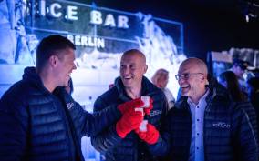 Berlin: Icebar Entrance with Complimentary Drinks