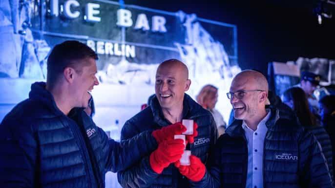 Berlin: Icebar Entrance with Complimentary Drinks