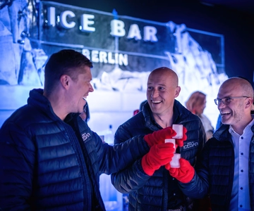 Вход в Icebar с бесплатными напитками