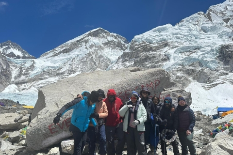 Trekking do bazy pod EverestemWycieczka trekkingowa do bazy pod Everestem