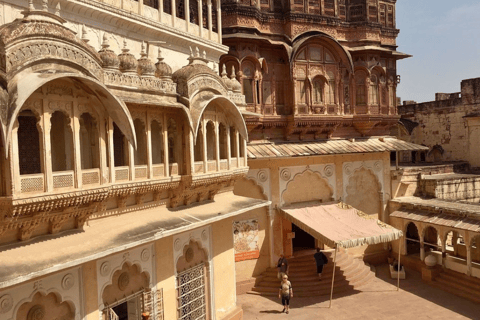 From Delhi: 6-Day Golden Triangle Tour with Udaipur