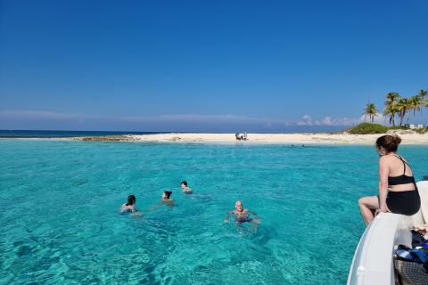 Nassau: nurkowanie z fajką i wycieczka na plażę Rose Island.Nassau: nurkowanie na wyspie Rose i wycieczka na plażę.
