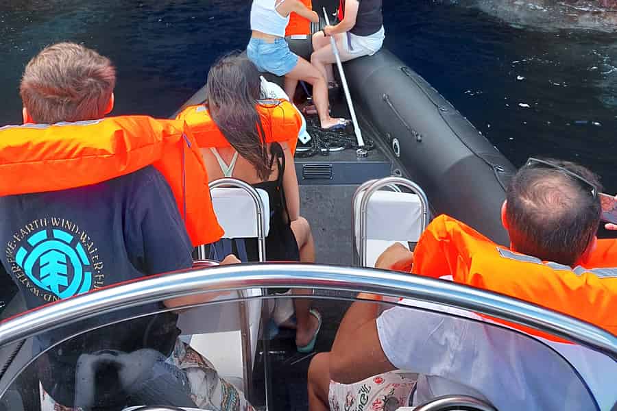 Insel Terceira:Ilheus das Cabras -Bootsfahrt. Foto: GetYourGuide Insel Terceira:Ilheus das Cabras -Bootsfahrt. Foto: GetYourGuide