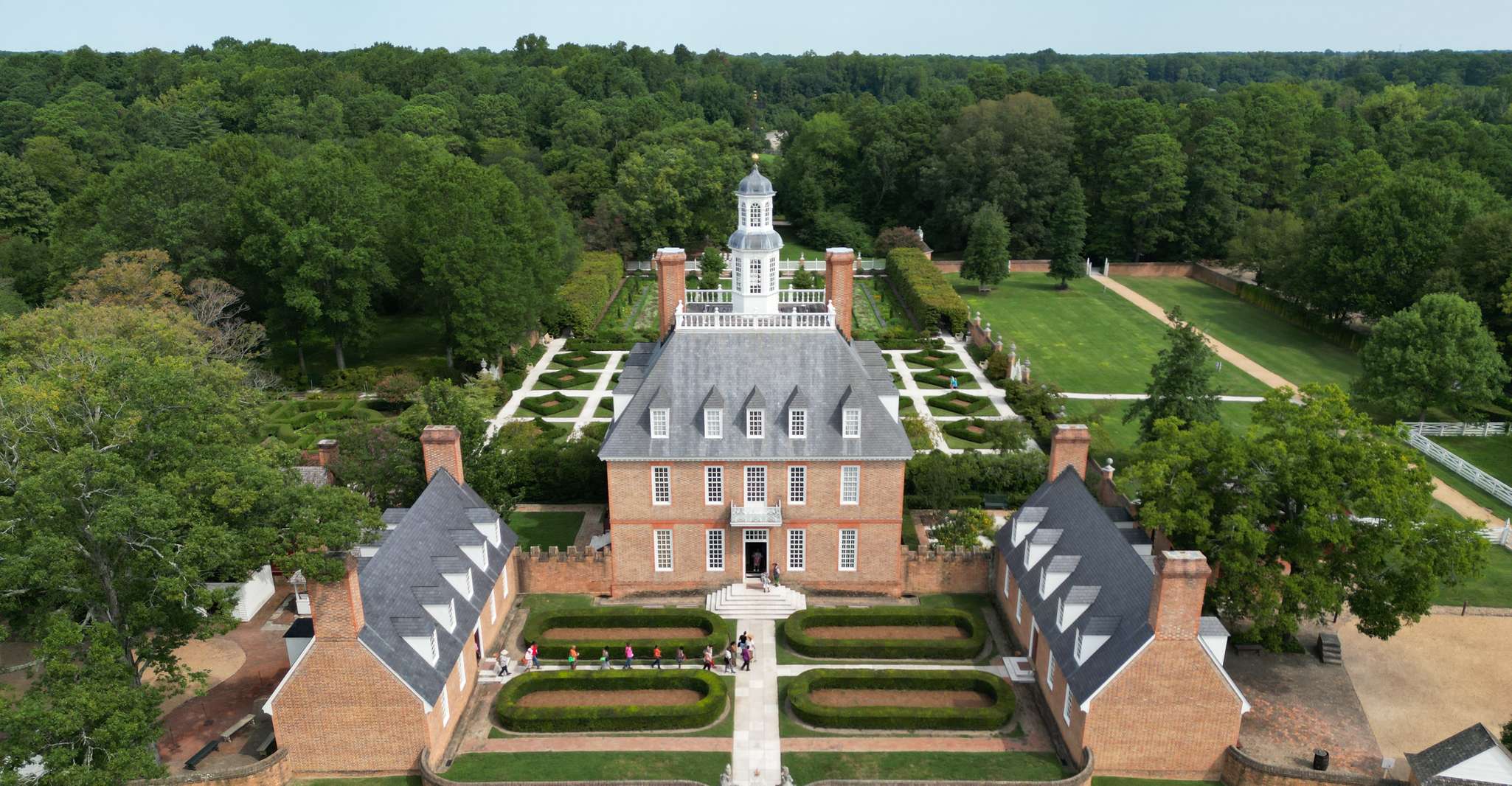 Colonial Williamsburg Trivia Walk - Housity