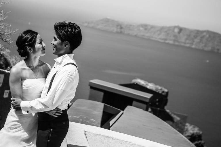 Santorini: fotoshoot met een privé-vakantiefotograaf90 minuten + 45 foto's op 2 locaties