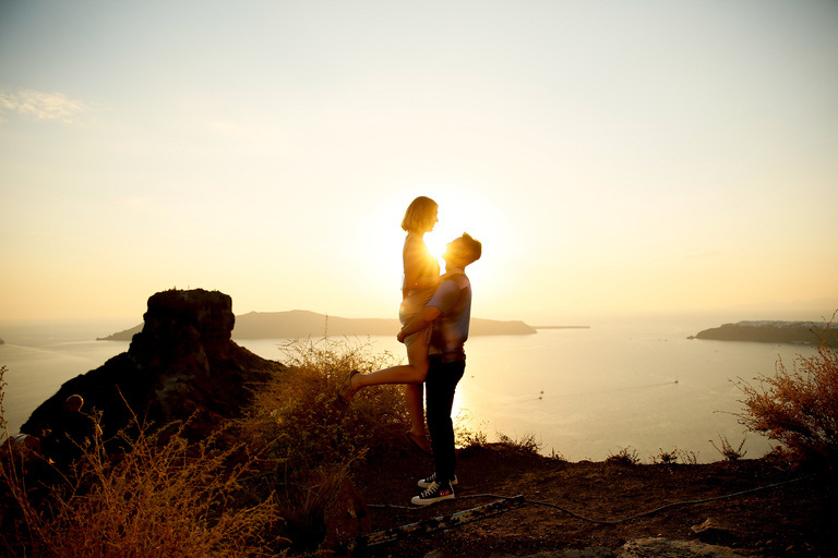 Santorini: fotoshoot met een privé-vakantiefotograaf90 minuten + 45 foto's op 2 locaties