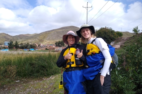 Desde Puno: kayak de medio día en las islas flotantes de los Uros