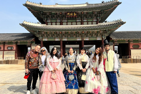 Seoul: City Hightlights, Palace Tour, and Optional HanbokWith Hanbok (Traditional Korean Clothing) Rental