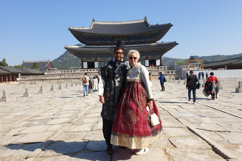 Seoul: City Hightlights, palatsrundtur och valfri HanbokMed Hanbok (traditionell koreansk klädsel)