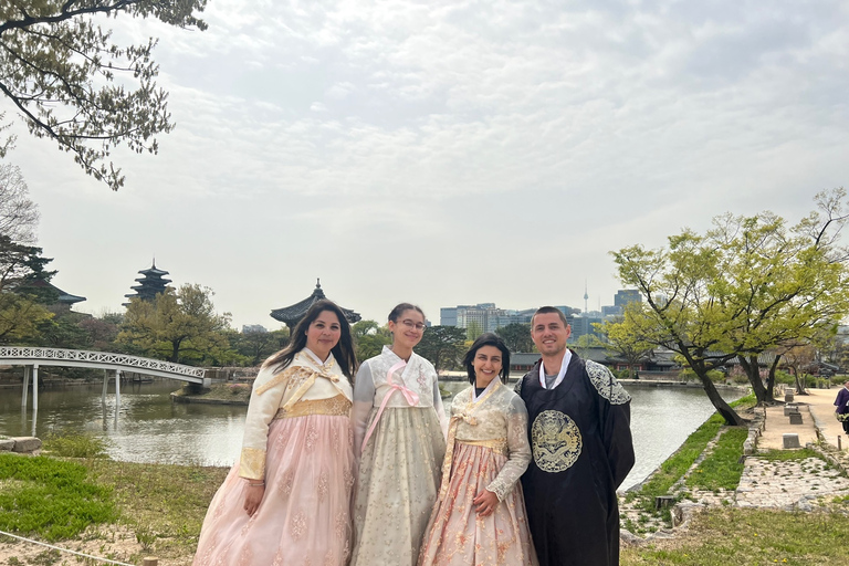 Seul: Attrazioni della città, tour dei palazzi e Hanbok opzionaleCon il noleggio di Hanbok (abbigliamento tradizionale coreano).