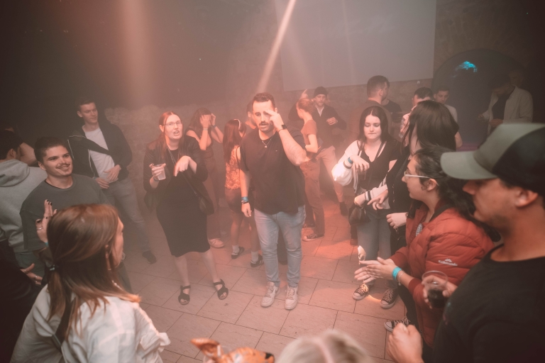 Kraków: Pub Crawl z shotami, napojami i wejściem bez kolejki