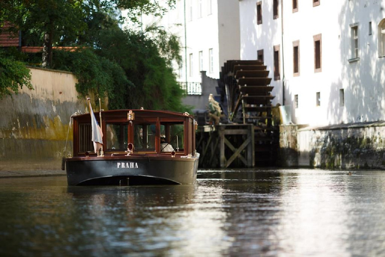 Geführte Prag-Tour mit Bus, zu Fuß und Boot mit Imbiss und MuseumTour auf Italienisch