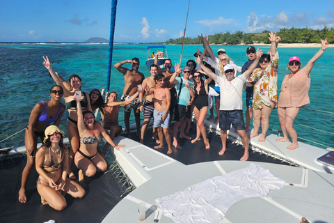 Grand Baie : excursion d'une journée en catamaran sur 3 îles avec déjeunerVisite privée