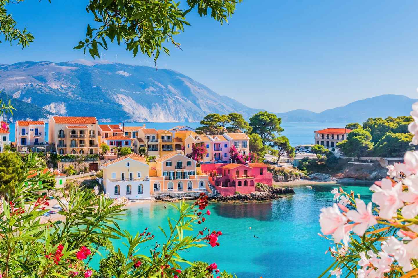 ケファロニア：アソスとフィスカルド日帰りツアー