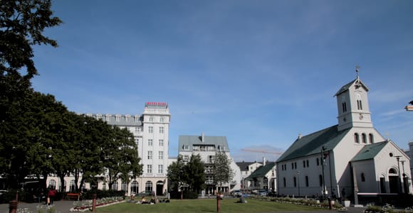 Reykjavik: Guided City Walking Tour