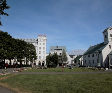 Reykjavik: Guided City Walking Tour