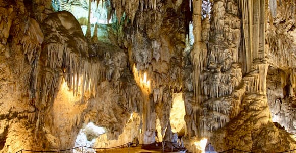 Höhlen von Nerja, Nerja & Frigiliana: Tagestour mit Abholung