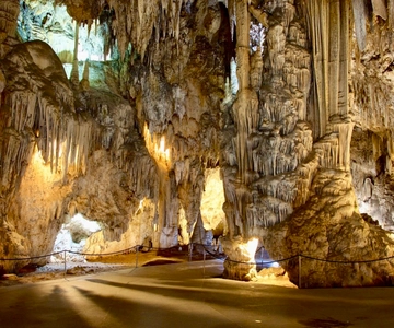 Torremolinos/Benalmadena: Nerja Caves Tour with Frigiliana