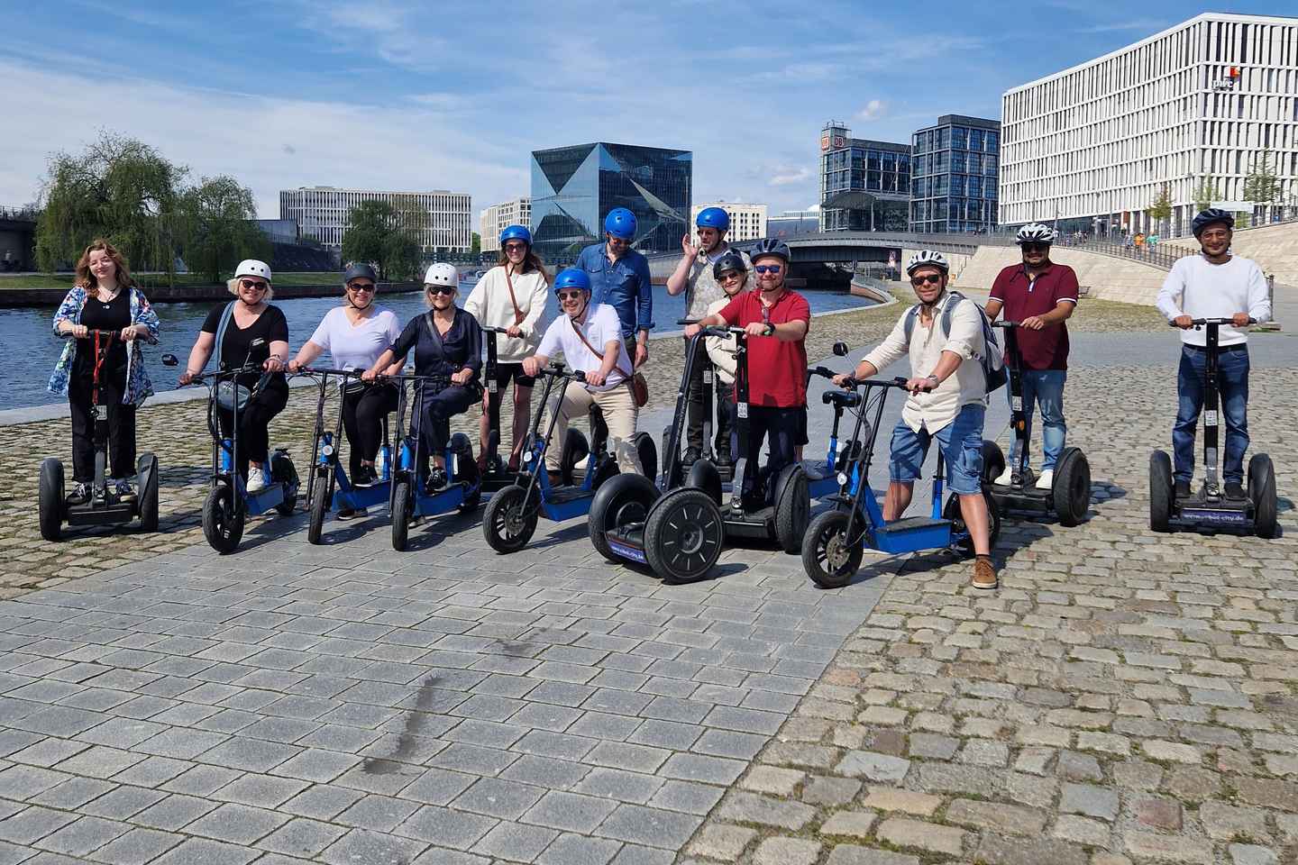 ミュンヘン観光：ガイド付き電動スクーターツアー