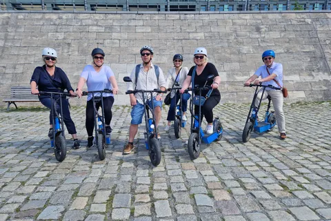 Monaco di Baviera: tour guidato in scooter elettrico delle migliori attrazioni