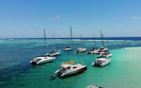 Grand Baie: 3-Islands North Catamaran Cruise Snorkel Lunch