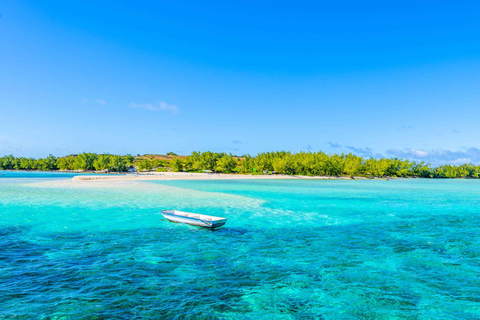 Grand Baie: dagtour per catamaran over 3 eilanden met lunchGedeelde rondleiding