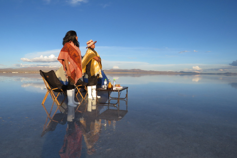 La Paz : 4 jours à Uyuni et lagunes colorées avec vol.