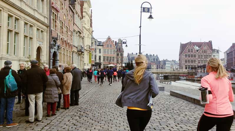 Passeio turístico e corrida em Ghent