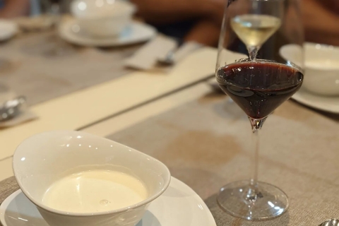 Málaga: de echte wijn- en tapastourMálaga: avondrondleiding met wijn en tapas