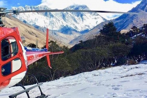 Från Pokhara: Naturskön helikoptertur till Annapurnas basläger