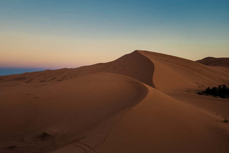 De Marrakech: viagem de 2 dias para Ouarzazate e Merzouga com refeiçõesTour Privado: Acomodação de Luxo