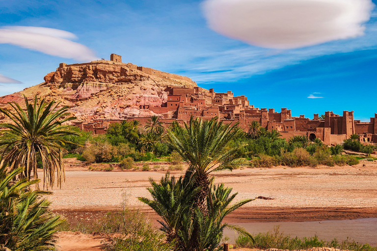 Från Marrakech: 2-dagarsutflykt till Ouarzazate och Merzouga med måltiderPrivat rundtur: Lyxigt boende