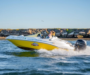 San Diego: Drive Your Own Speed Boat 2-Hour Tour