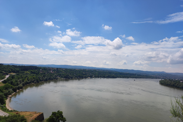 Da Belgrado: Novi Sad, tunnel segreto della Fortezza di PetrovaradinDa Belgrado: visita guidata alla fortezza di Novi Sad e Petrovaradin