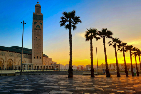 Da Marrakech: tour di 2 giorni a Casablanca con alloggioTour privato con alloggi di lusso