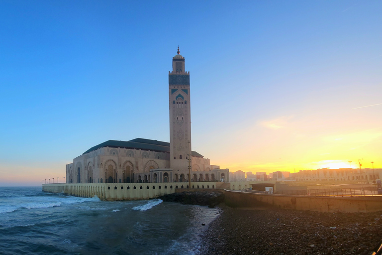 Da Marrakech: tour di 2 giorni a Casablanca con alloggioTour privato con alloggi di lusso