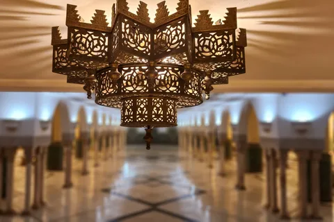 From Marrakech: 2-Day Casablanca Tour with Accommodation