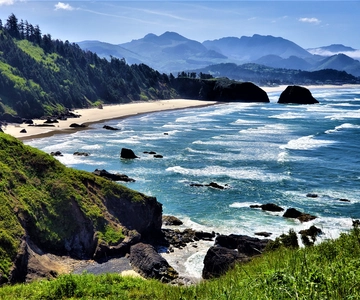 From Portland: Oregon Coast Adventure Day Tour with Pickup