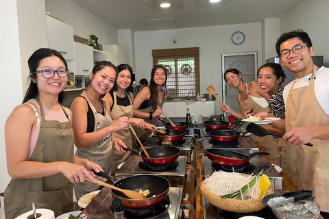 Phuket: Thai Cooking Class with 4 Dishes and Market Visit